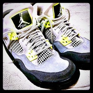 Air Jordan 4 SE RETRO NeonAirMax 95 US SZ 4 youths